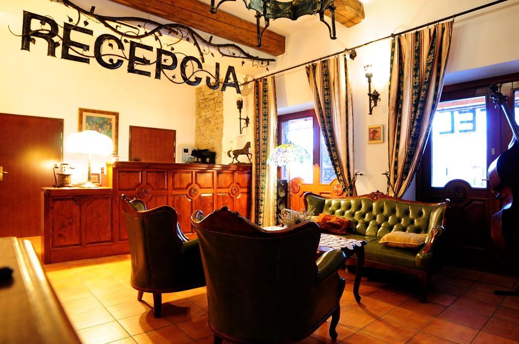 Folwark Stara Winiarnia Hotel Mszana Dolna Exterior foto